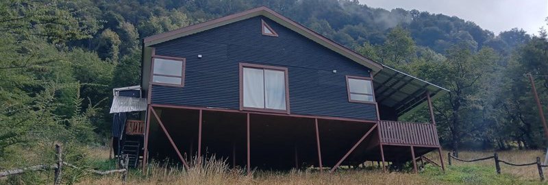 Lot for Sale: BEAUTIFUL LOT WITH HOUSE, BARBECUE AREA, AND WINE CELLAR ON CAMINO LAGO ATRAVESADO, 25 MINUTES FROM COYHAIQUE
