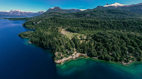 Fracción con costa de lago, frente a Isla Victoria
