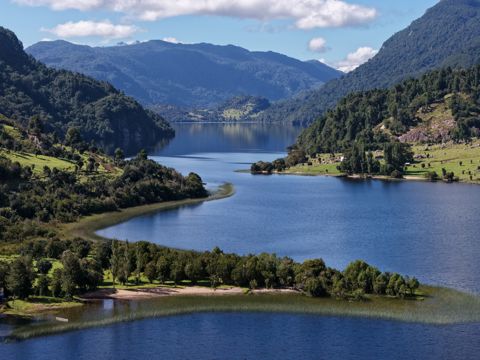 Parcela 12 de 5.000 m² con 57 m de orilla de lago en Lago Portales, Aysén - Aysén