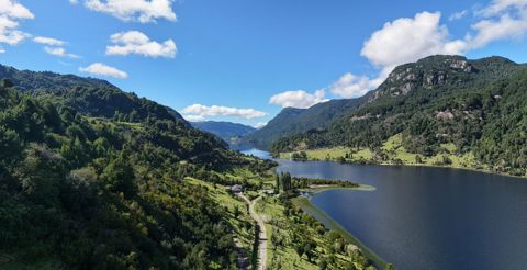 Parcela 11 de 5.000 m² con 58 m de orilla de lago en Lago Portales, Aysén - Aysén